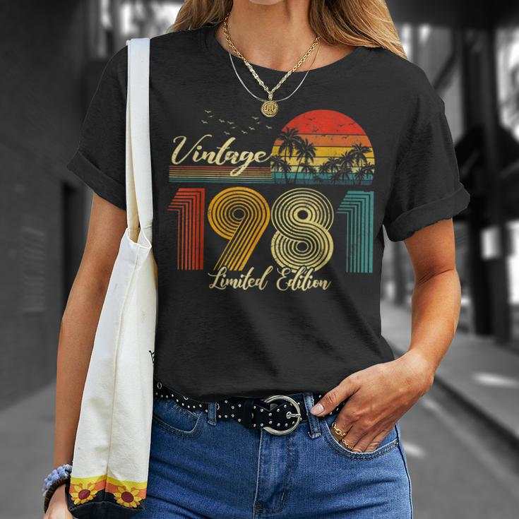 Vintage 1981 Limited Edition 39 Birthday T-Shirt Gifts for Her