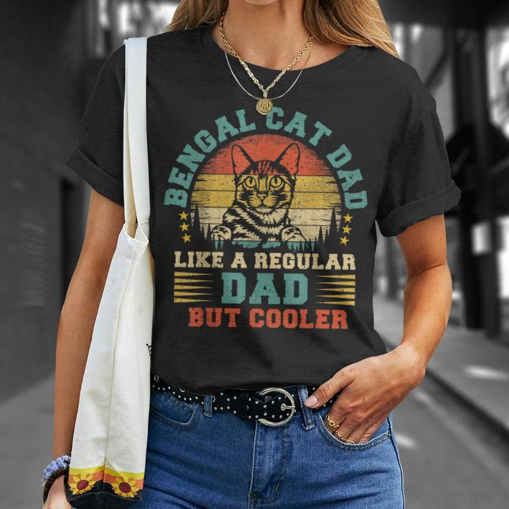 Vintage Bengal Cat Dad Like A Regular Dad Father's Day T-Shirt Gifts for Her