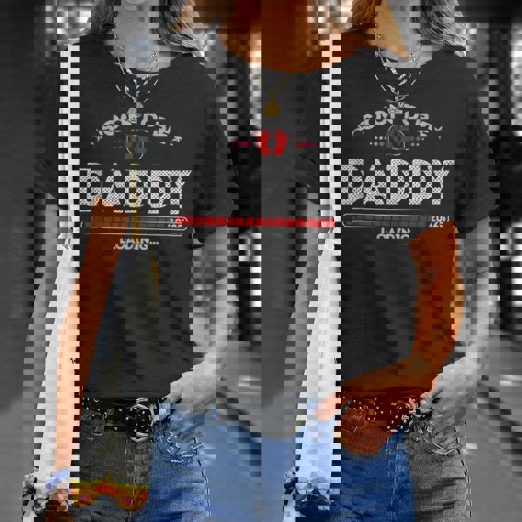 Vintage First Time Daddy Est 2025 Loading Soon To Be Papa T-Shirt Gifts for Her