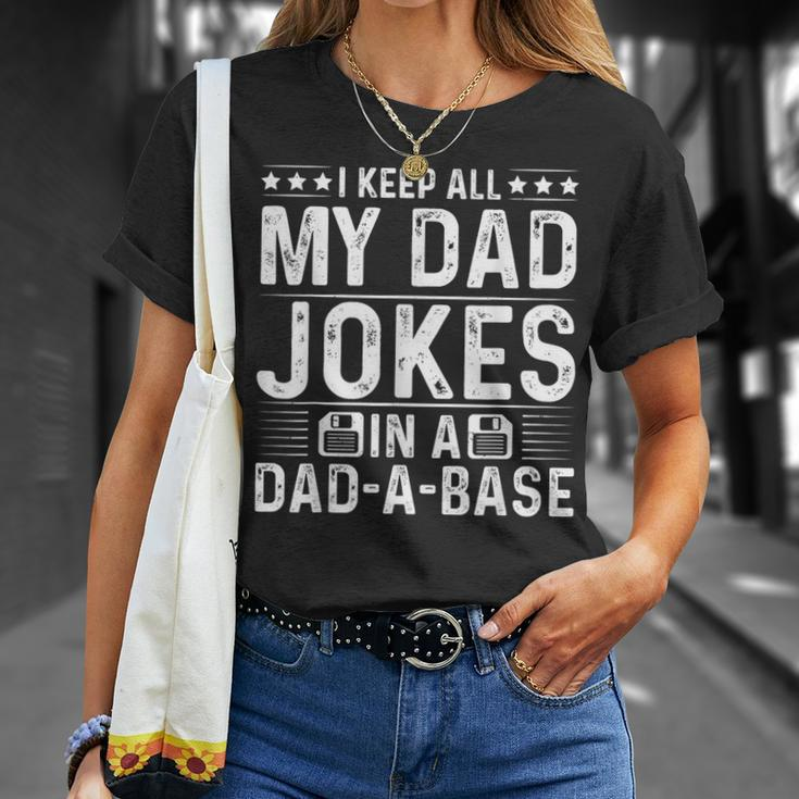 Vintage Ich Behalte Alle Witze Meinesaters In Einem Dad A Base T-Shirt Geschenke für Sie