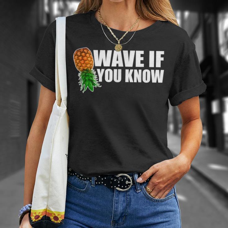 Wave If You Know Upside Down Pineapple T-Shirt Gifts for Her