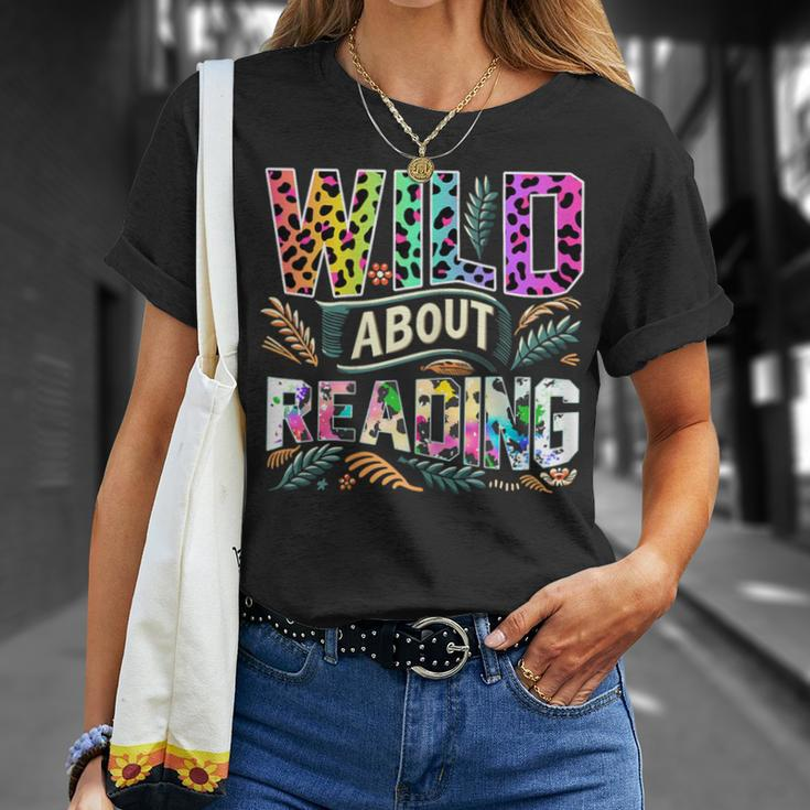 Wild About Reading Books Library Day Bookworm Leoparard T-Shirt Gifts for Her