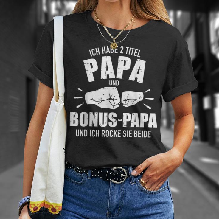 Zwei Titel Papa Und Bonus Papa Und Rocke Sie Both Fiste T-Shirt Geschenke für Sie