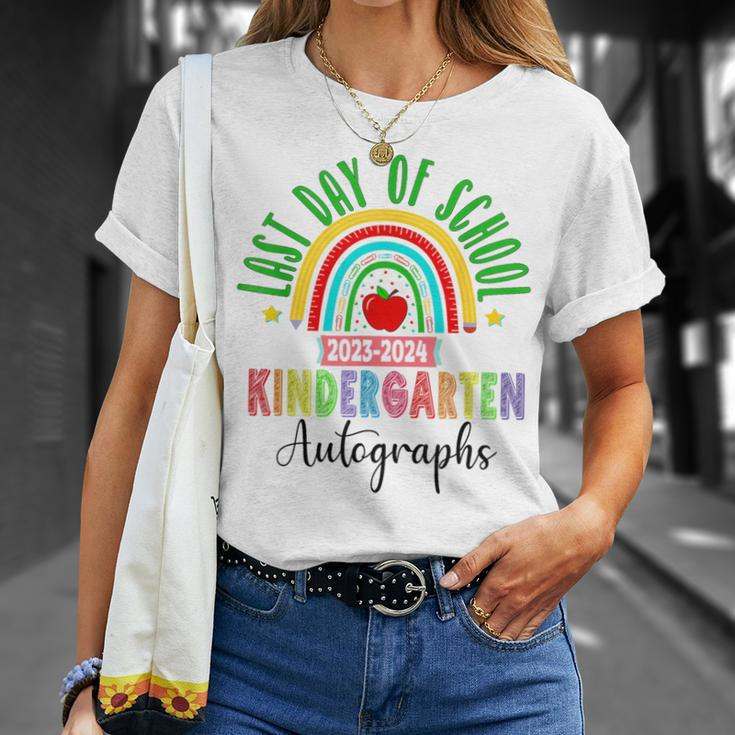 2024 Last Day Of School Autograph Kindergarten Graduation T-Shirt Gifts for Her