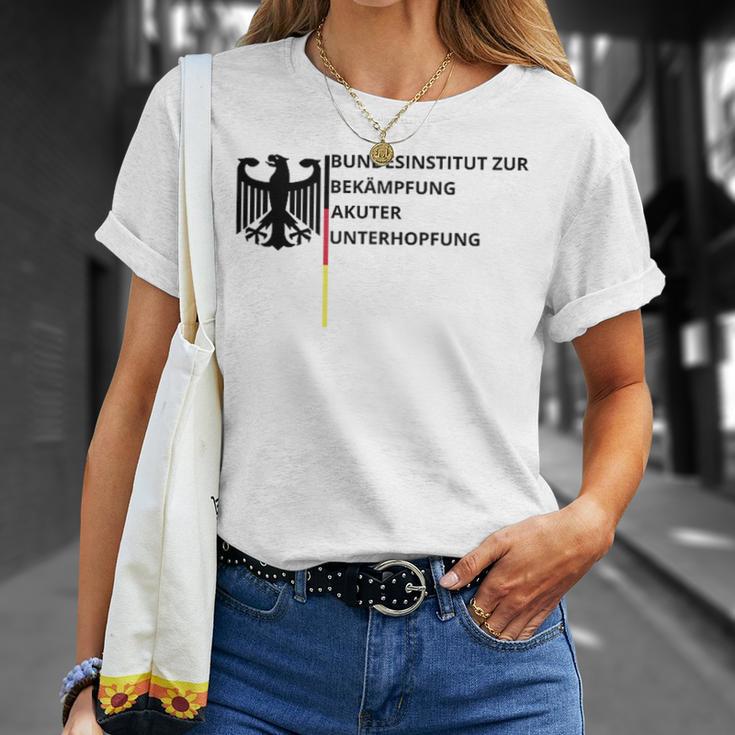 Bundesinstitut Zur Bekämpfung Akuter Unterhopfung White T-Shirt Geschenke für Sie