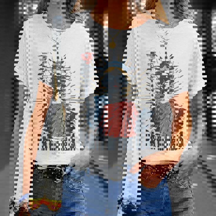 Girl Party In The Usa Cocktail Statue Of Liberty T-Shirt Gifts for Her