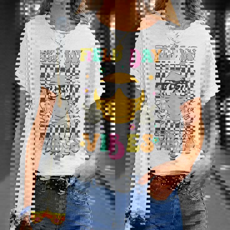 Groovy Field Day Vibes Hippie Face Happy Field Day 2024 T-Shirt Gifts for Her