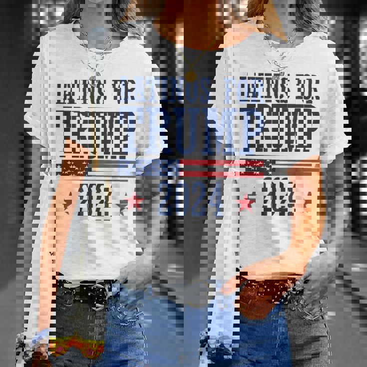 Latinos Para Trump 2024 Elecciones Presidenciales Republicanas Camiseta unisex Regalos para ella
