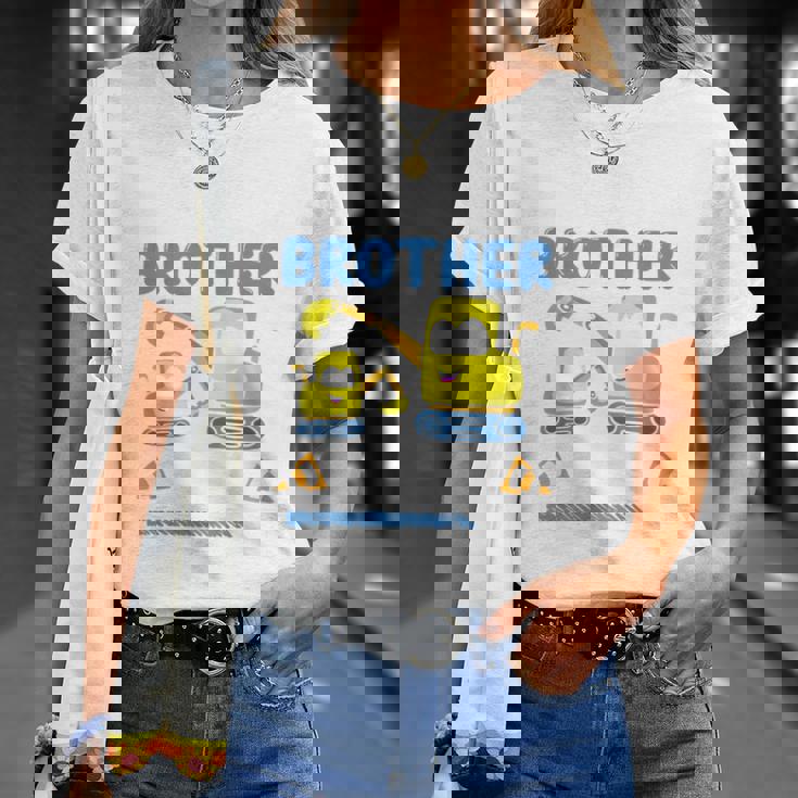Niños Big Brother 2025 Cargando Nueva Excavadora Big Brother Camiseta unisex Regalos para ella
