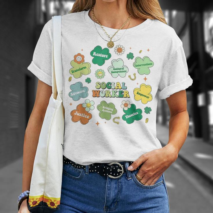 Retro Lucky Social Worker St Patrick's Day Shamrocks Women T-Shirt Gifts for Her
