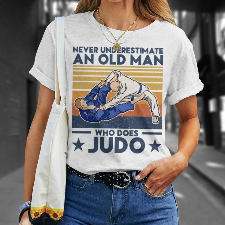 Never Underestimate An Old Man Who Does Judo Judo Lover T-Shirt Gifts for Her