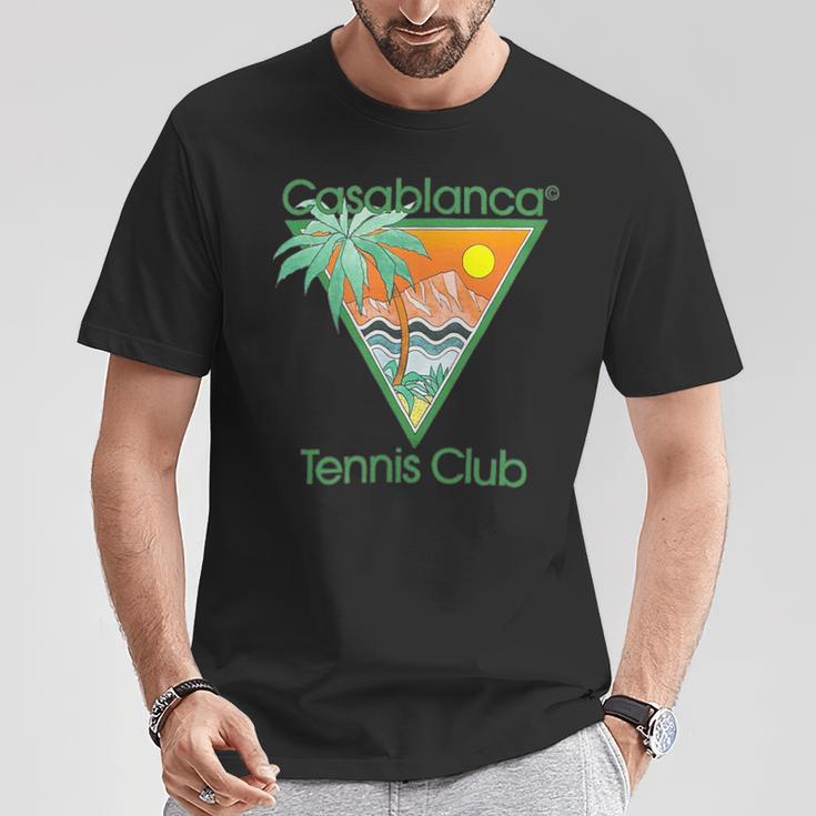 Casablanca Tennis Club T-Shirt - Tropisches Palmen & Sonnenuntergang Design Lustige Geschenke