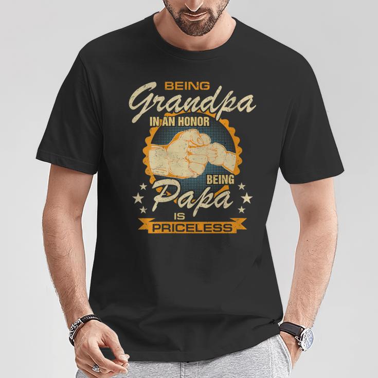 Damen Being Grandpa Is An Honor Being Papa Is Priceless Best Dad Mit-Ausschnitt T-Shirt Lustige Geschenke