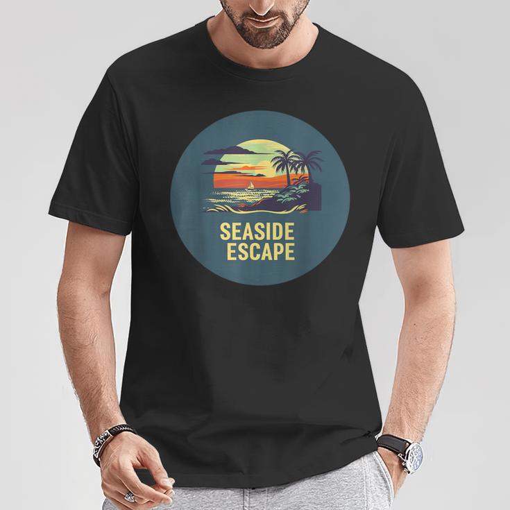 Flucht Am Meer Mit Palmen Und Sonnenuntergang Für Sommerfans T-Shirt Lustige Geschenke