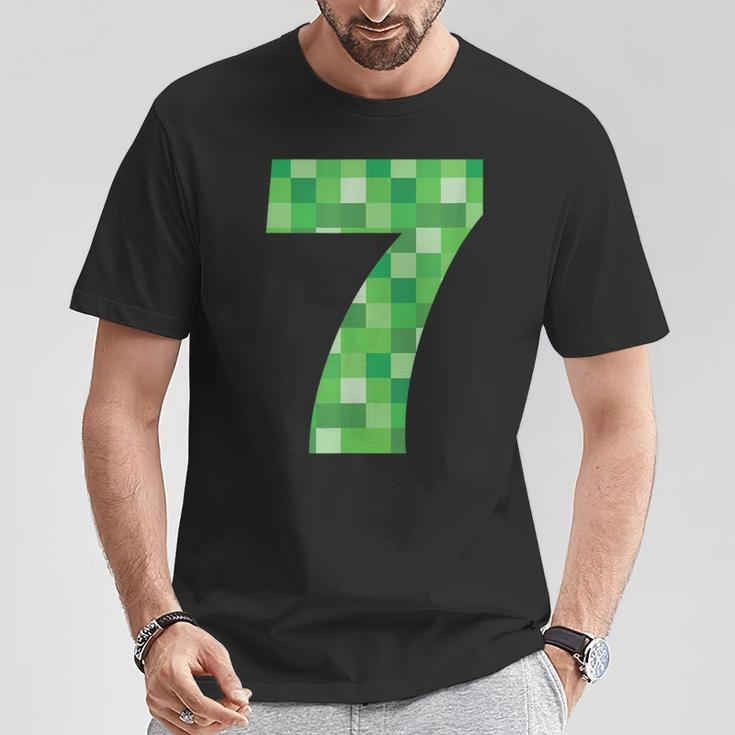 Green Pixel Number 7 7Th Birthday Gamer Number 7 T-Shirt Funny Gifts