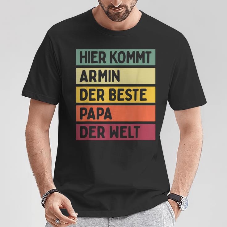 Herren Hier Kommt Armin Der Beste Papa Der Weltatertag Retro T-Shirt Lustige Geschenke