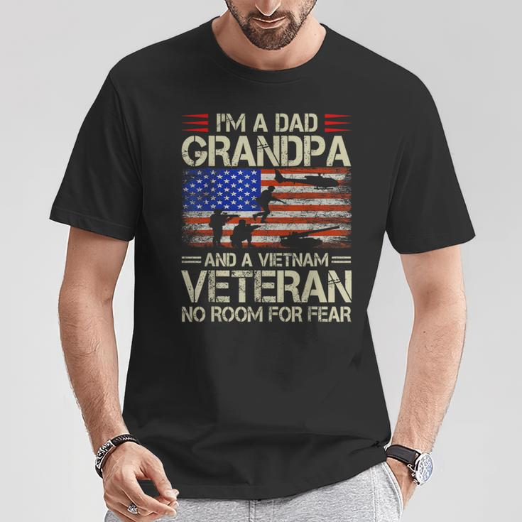 I'm A Dad Grandpa And Vietnam Veteran Us Flag Papa Grandpa T-Shirt Funny Gifts