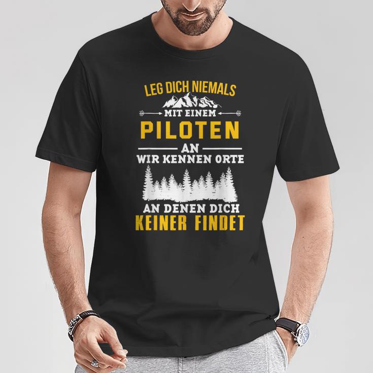 Leg Dich Niemal Mit Ein Pilotten An Plane Pilot T-Shirt Lustige Geschenke