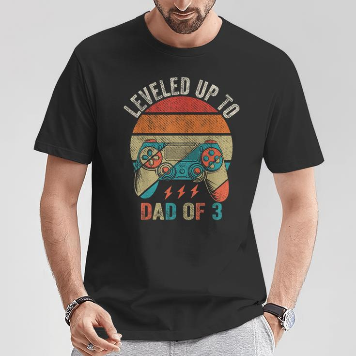 Lustiges Spielen Gefördert Zu Papa Von 3 Leveled Up To Dad Of 3 T-Shirt Lustige Geschenke