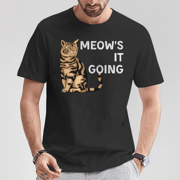 Meow's It Going Cat Pun Cat Saying T-Shirt Unique Gifts