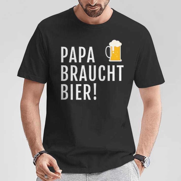 Papa Braucht Bier Männeratertag Grillen T-Shirt Lustige Geschenke