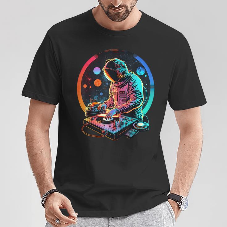 Retro Astronaut Dj Djing In Space Edm Cool Graphic T-Shirt Unique Gifts