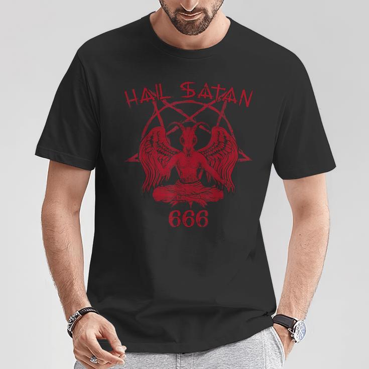 Satan Loves Me Hail Satan Teufel 666 Spruch T-Shirt Lustige Geschenke