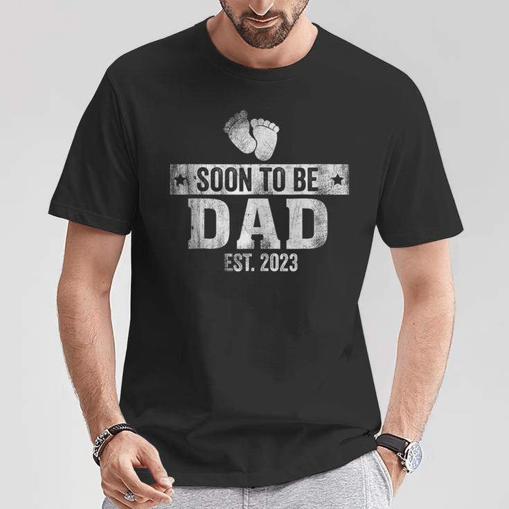 Soon To Be Dad Est 2023 Loading Bar Vintage Retro New Daddy T-Shirt Unique Gifts