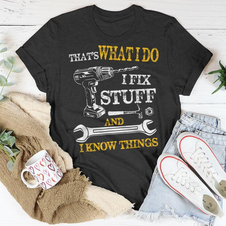 That's What I Do I Fix Stuff And I Know Things Vintage T-Shirt Personalized Gifts