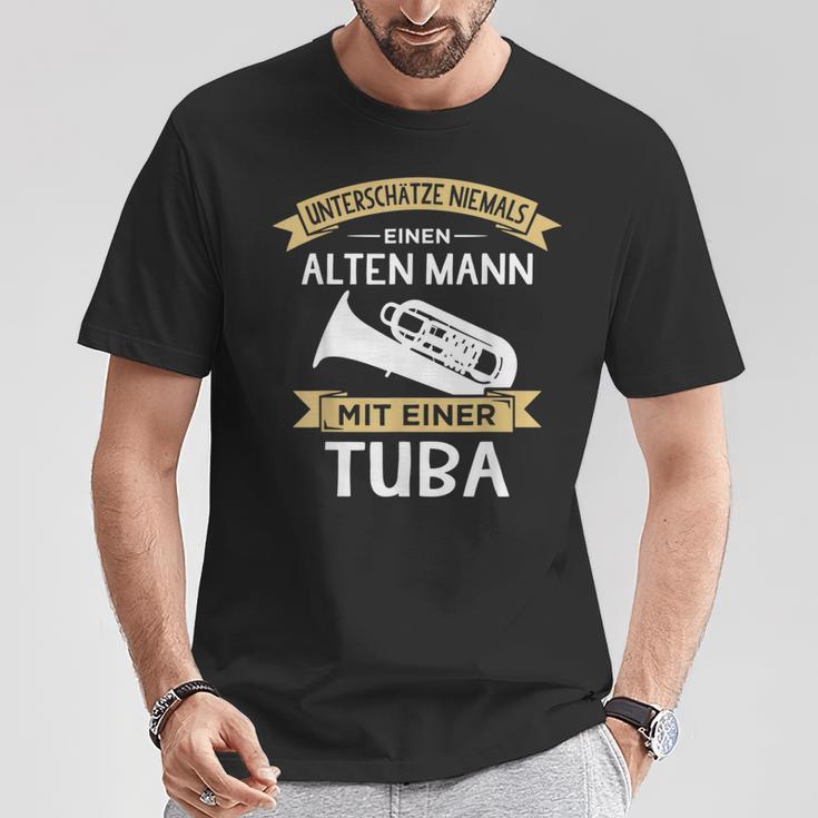 Underschätze Niemal Eine Alten Mann Mit Einer Tuba T-Shirt Lustige Geschenke