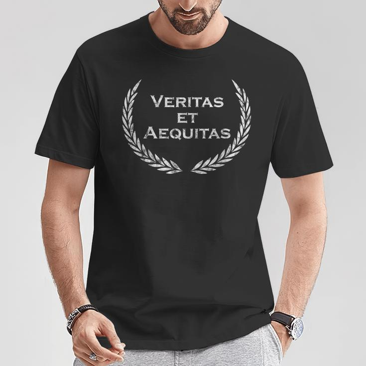 Veritas Et Aequitas Latin Slogan Latin T-Shirt Lustige Geschenke