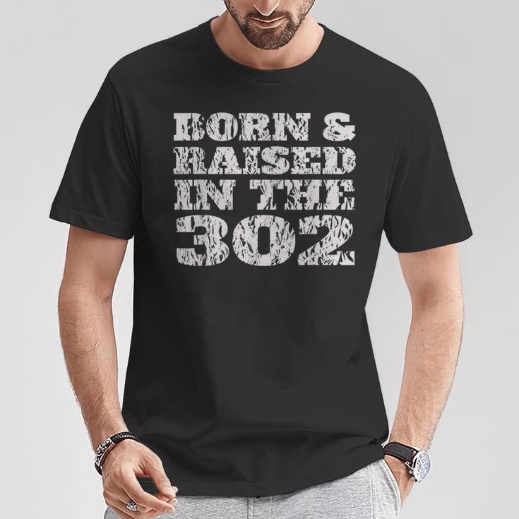 Vintage Born & Raised In The 302 For People From De T-Shirt Unique Gifts