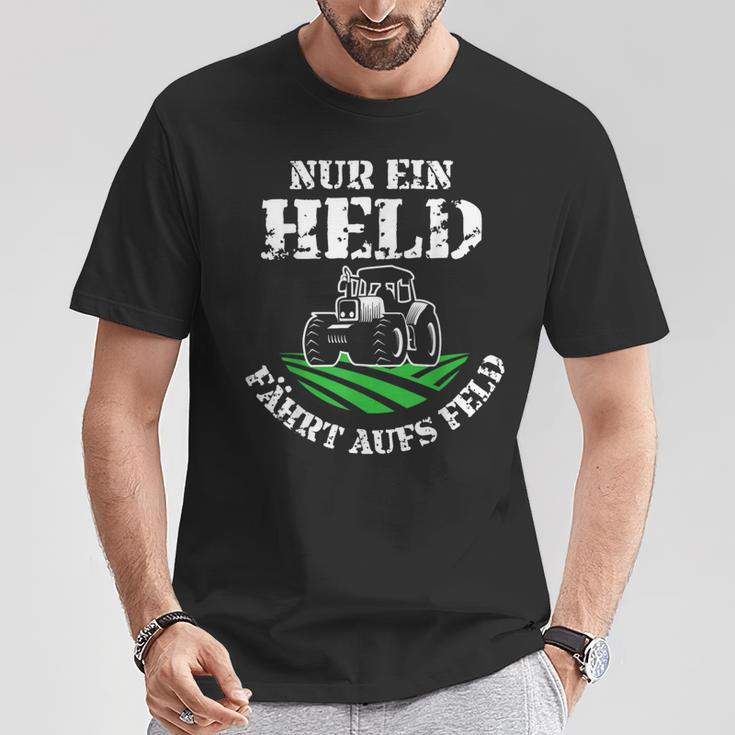 Vintage Farmers Nur Ein Held Fahrt Auf An Feld T-Shirt Lustige Geschenke