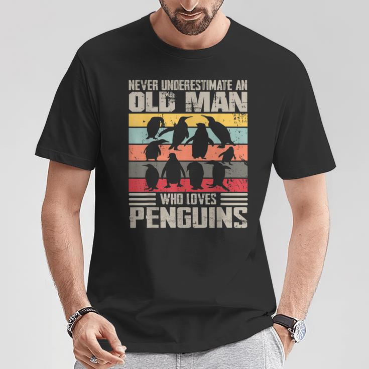 Vintage Never Underestimate An Old Man Who Loves Penguins T-Shirt Unique Gifts