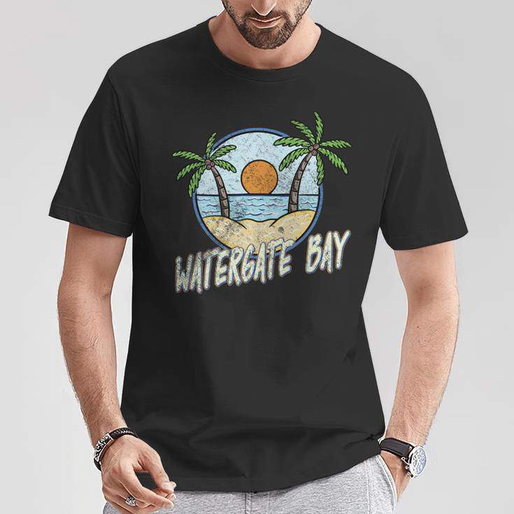 Watergate Bay Newquay Cornwall Vintage Surfer Graphic T-Shirt Unique Gifts