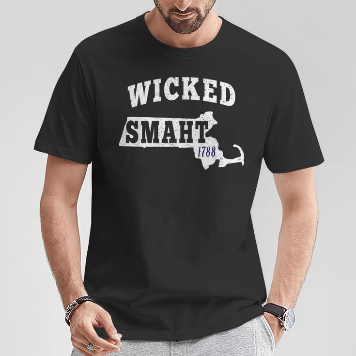 Wicked Smaht Boston Massachusetts Ma Vintage Distressed T-Shirt Unique Gifts