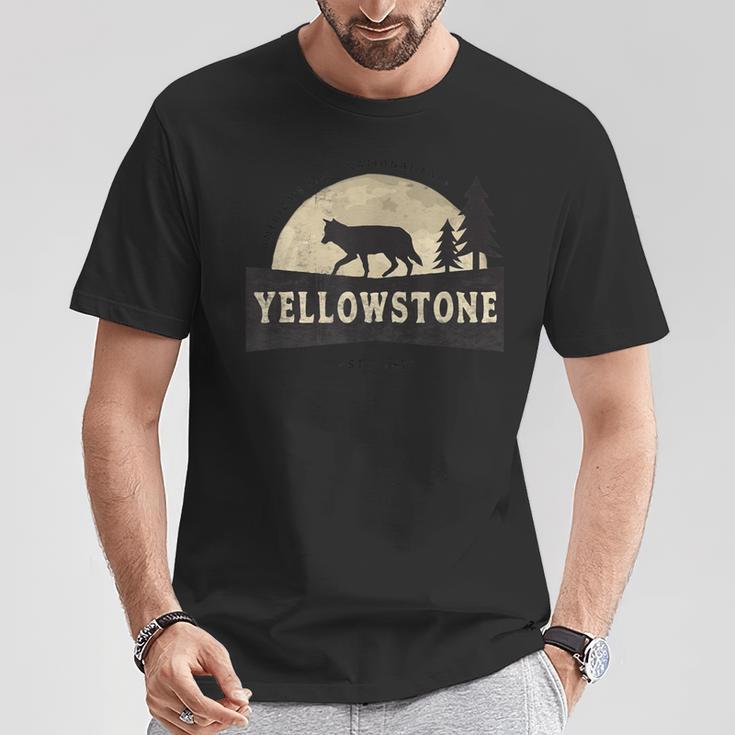 Yellowstone National Park Distressed Vintage Style T-Shirt Unique Gifts