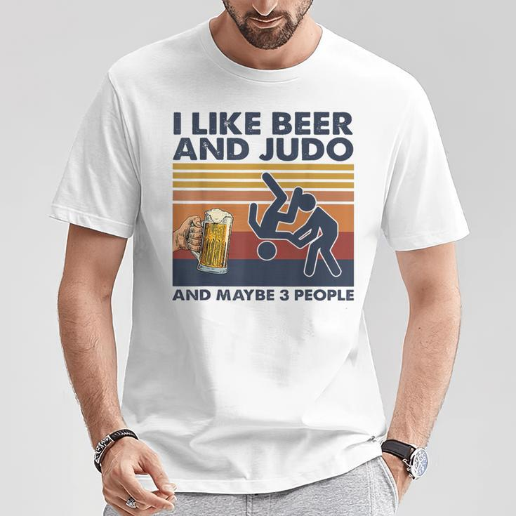 I Like Beer And Judo And Maybe 3 People Retro Vintage T-Shirt Unique Gifts