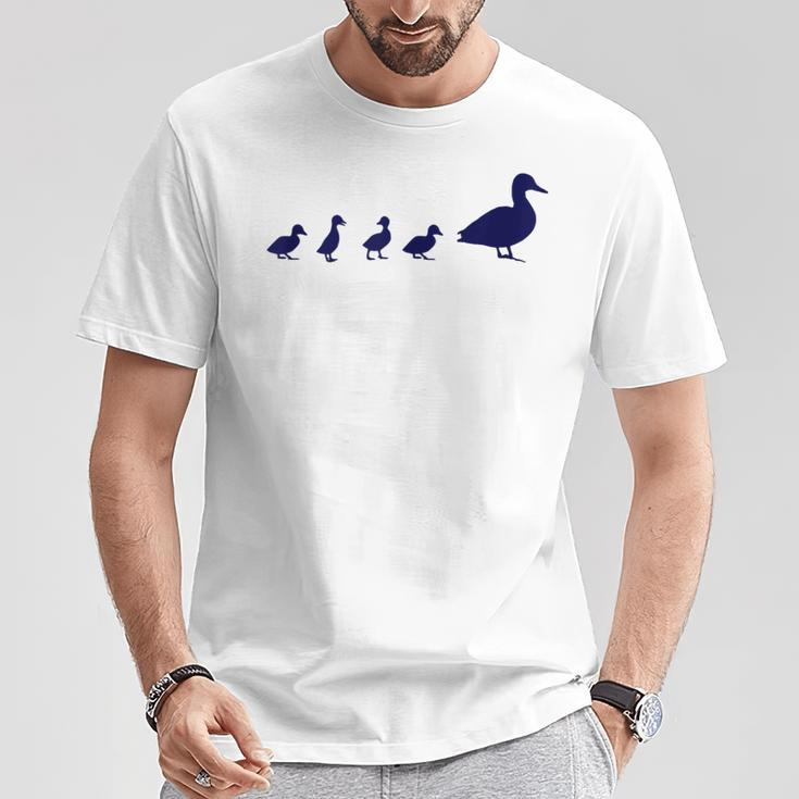Mama Duck 4 Ducklings Animal Family B T-Shirt Unique Gifts