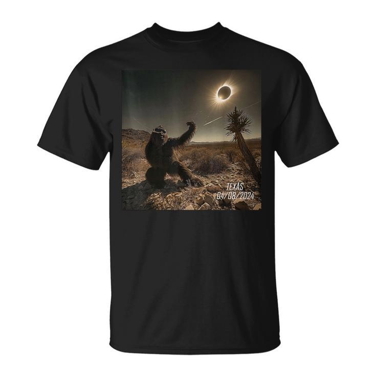 2024 Solar Eclipse Bigfoot Selfie With Solar Eclipse T-Shirt