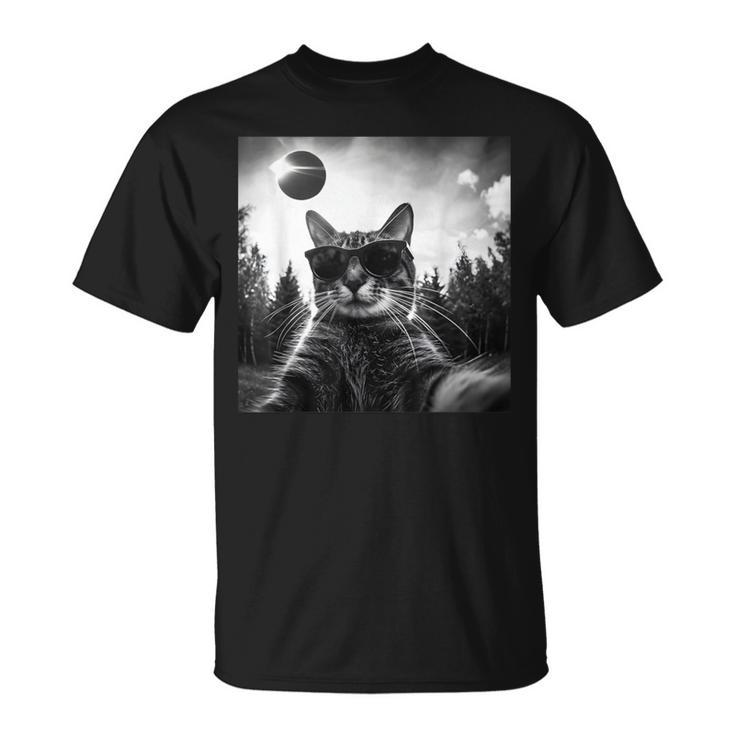 Cat Solar Eclipse 2024 Totality Meme Retro Cat Selfie T-Shirt