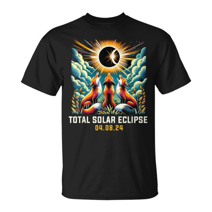 Fox Howling At Solar Eclipse T-Shirt