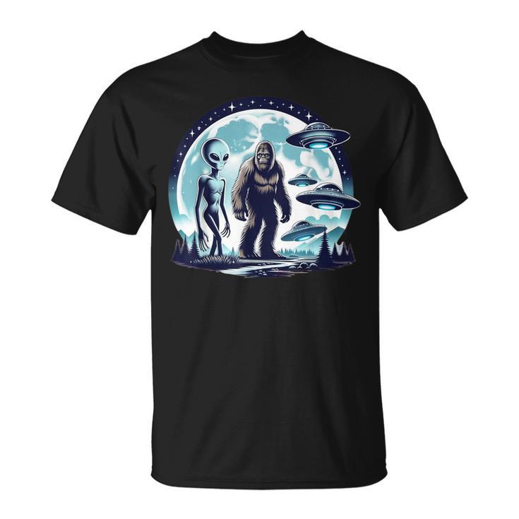 Bigfoot Sasquatch Alien Ufo Spacecraft Full Moon T-Shirt