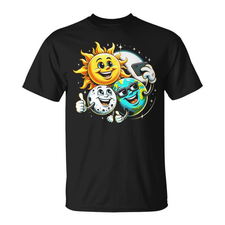 Slefie Earth Moon Sun Total Solar Eclipse 2024 Fun T-Shirt