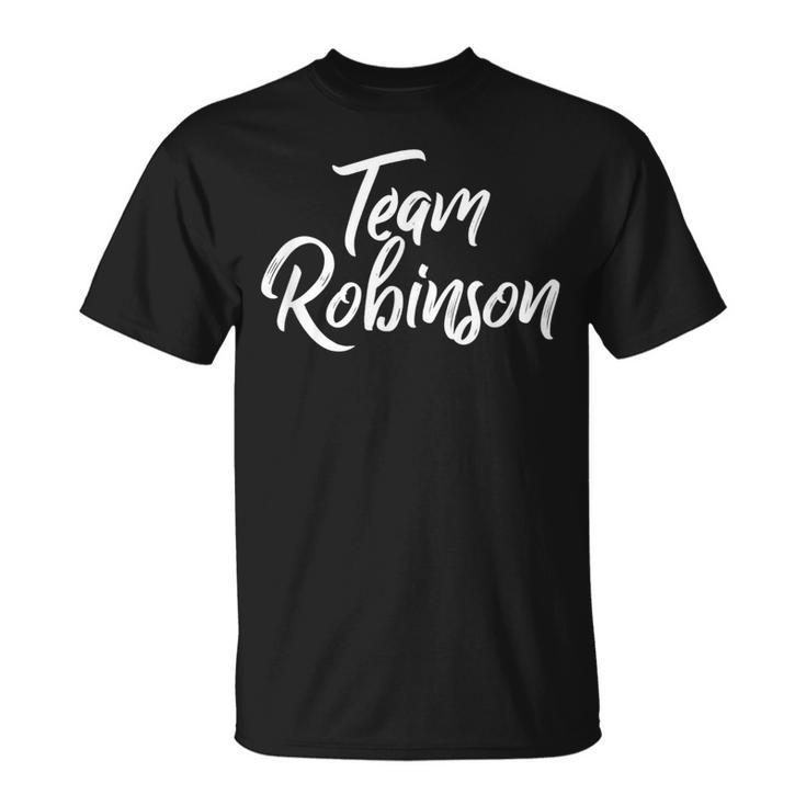 Team Robinson Last Name Of Robinson Family Brush Style T-Shirt