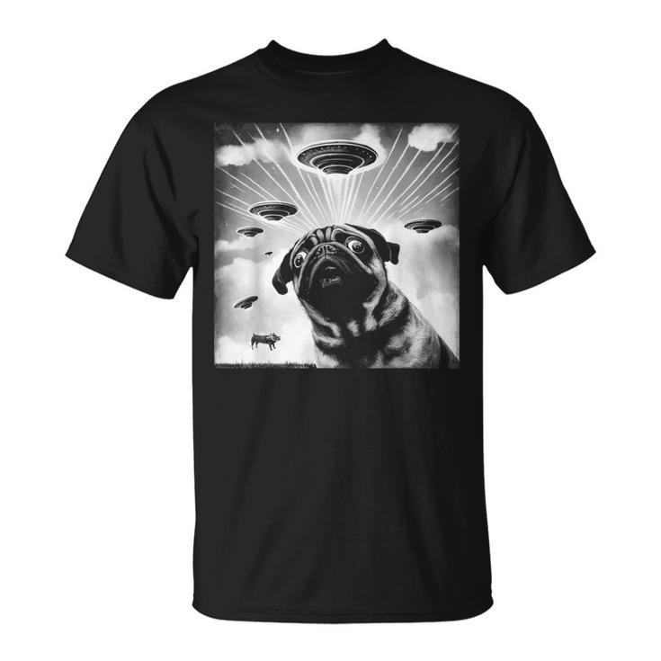 Ufo Flying Alien Uaps Pug Selfie Retro T-Shirt