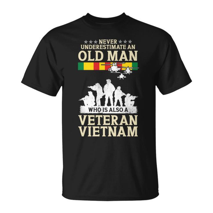 Never Underestimate An Old Man Vietnam Veteran Flag Retired T-Shirt