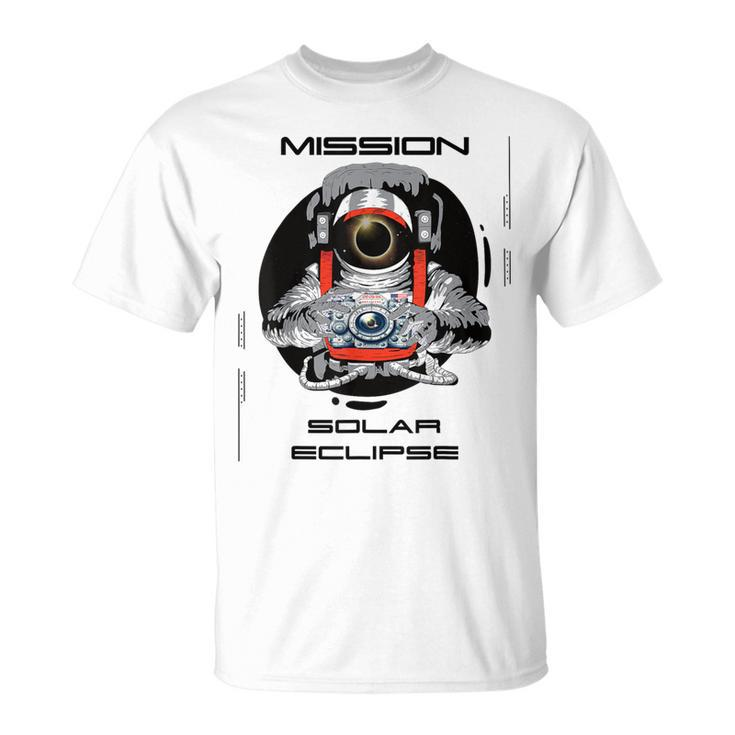 Usa 2024 Solar Eclipse Astronaut Space Photography T-Shirt