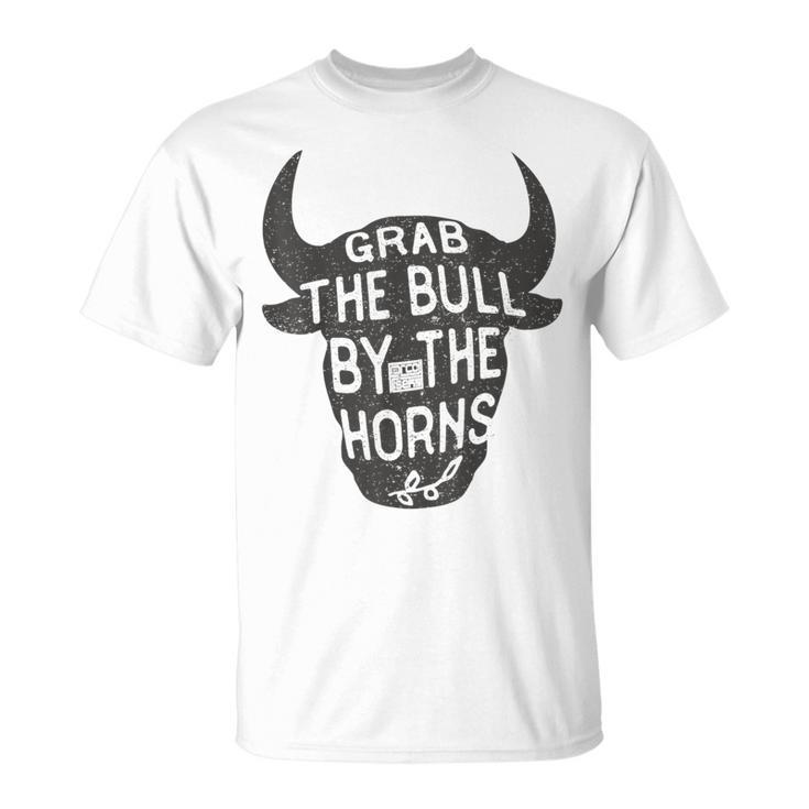 Vintage Inspiration Grab Bull Horns Rodeo Cow Riding T-Shirt