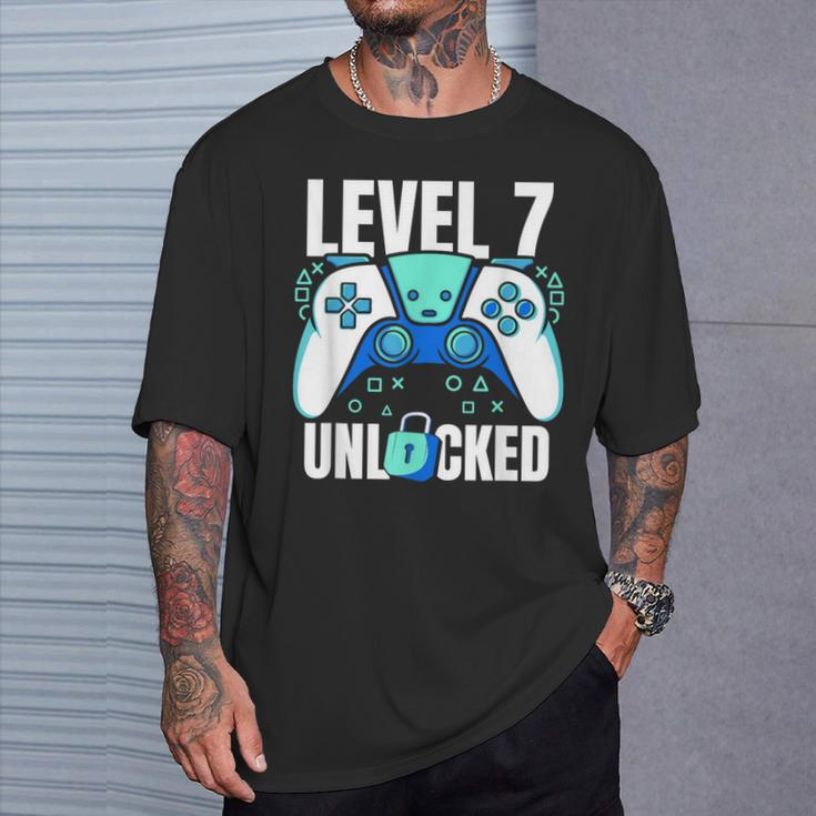 7 Year Old Gamer Gaming 7Th Birthday Level 7 Unlocked T-Shirt Gifts for Him